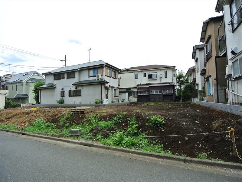 Local photos, including front road. Local (July 2013) Shooting