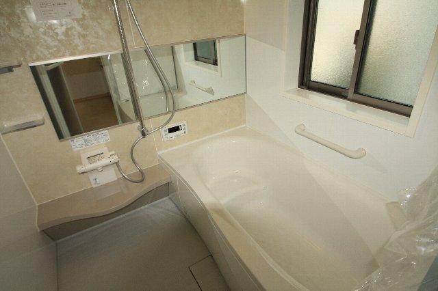 Same specifications photo (bathroom)