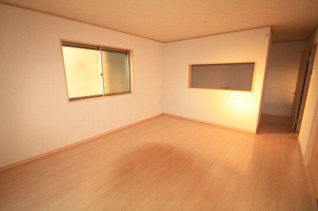 Same specifications photos (living)