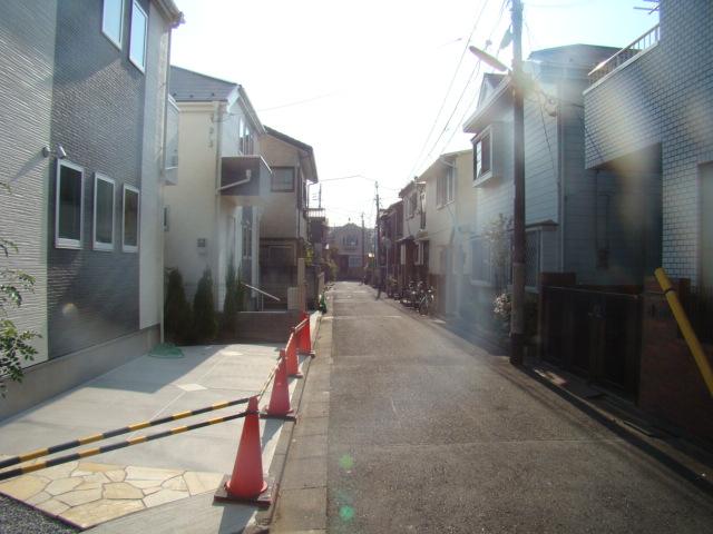 Local photos, including front road. Local (10 May 2013) Shooting