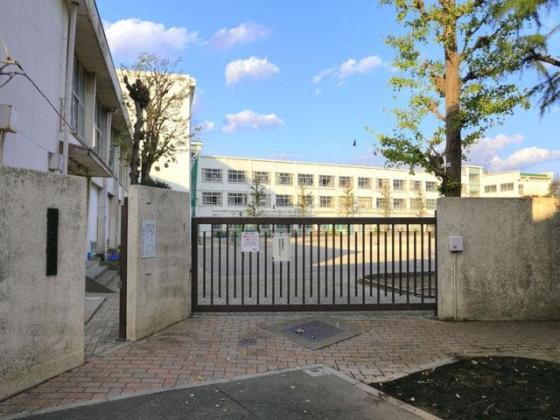 Primary school. 877m until Nakano ward Yamato Elementary School