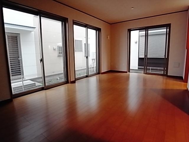 Same specifications photos (living). Living example of construction