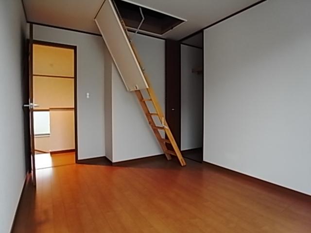 Same specifications photos (Other introspection). Western-style construction cases