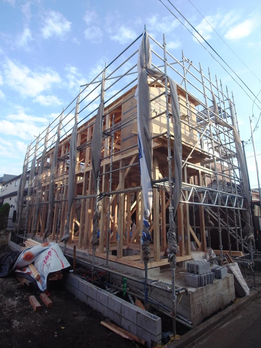 Local photos, including front road. Local (10 May 2013) Shooting