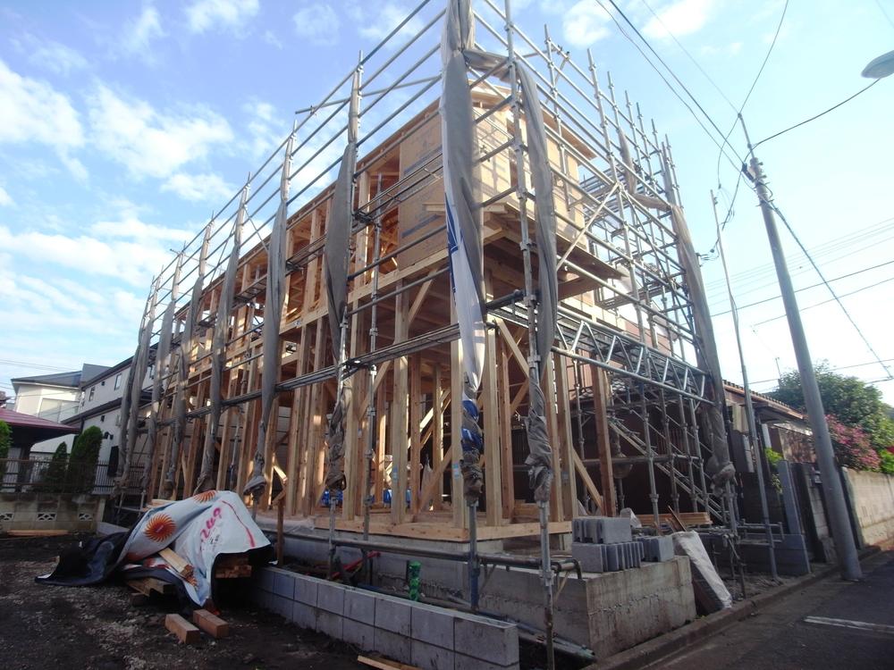 Local appearance photo. Local (10 May 2013) Shooting