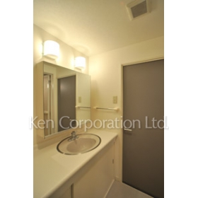 Washroom. Shoot the same type the fourth floor of the room. Specifications may be different.