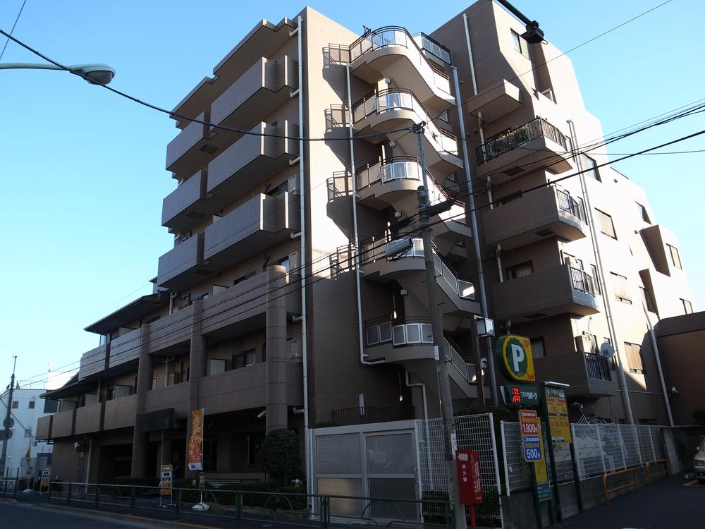 Local appearance photo. Local (10 May 2013) Shooting