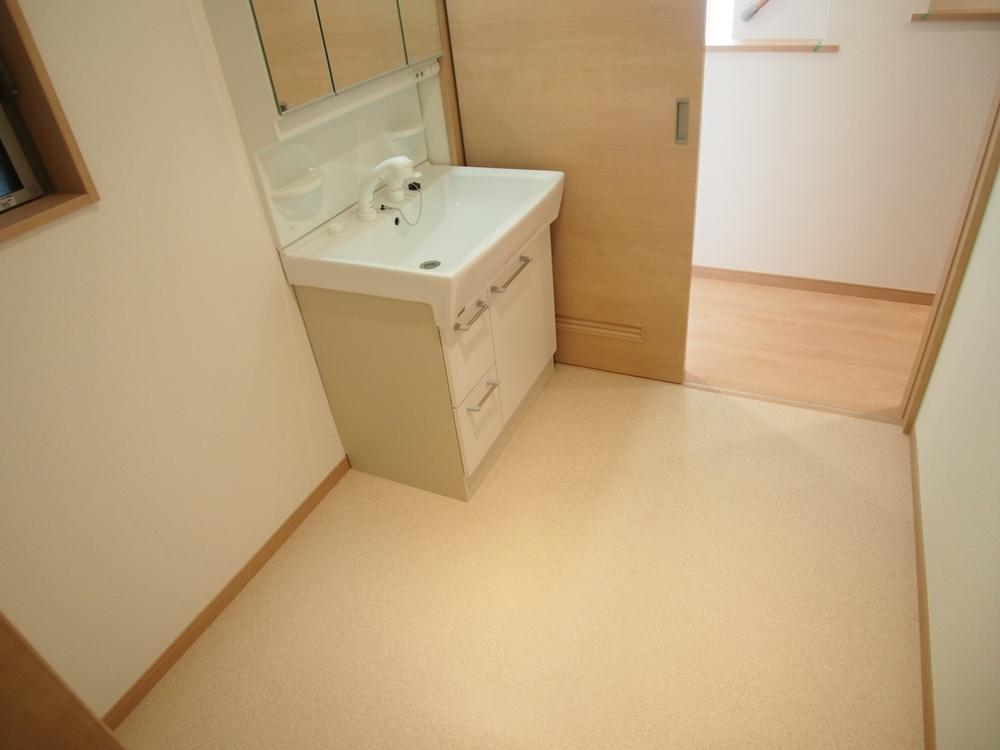 Same specifications photos (Other introspection). (A Building) same specification