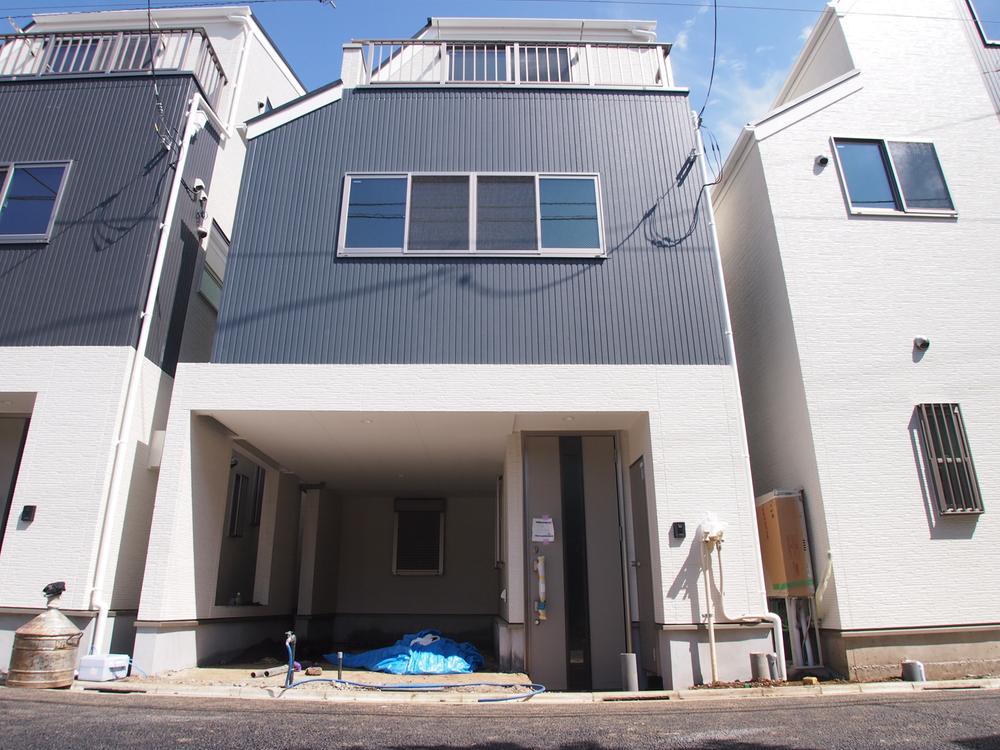 Local photos, including front road. Local (September 2013) Shooting