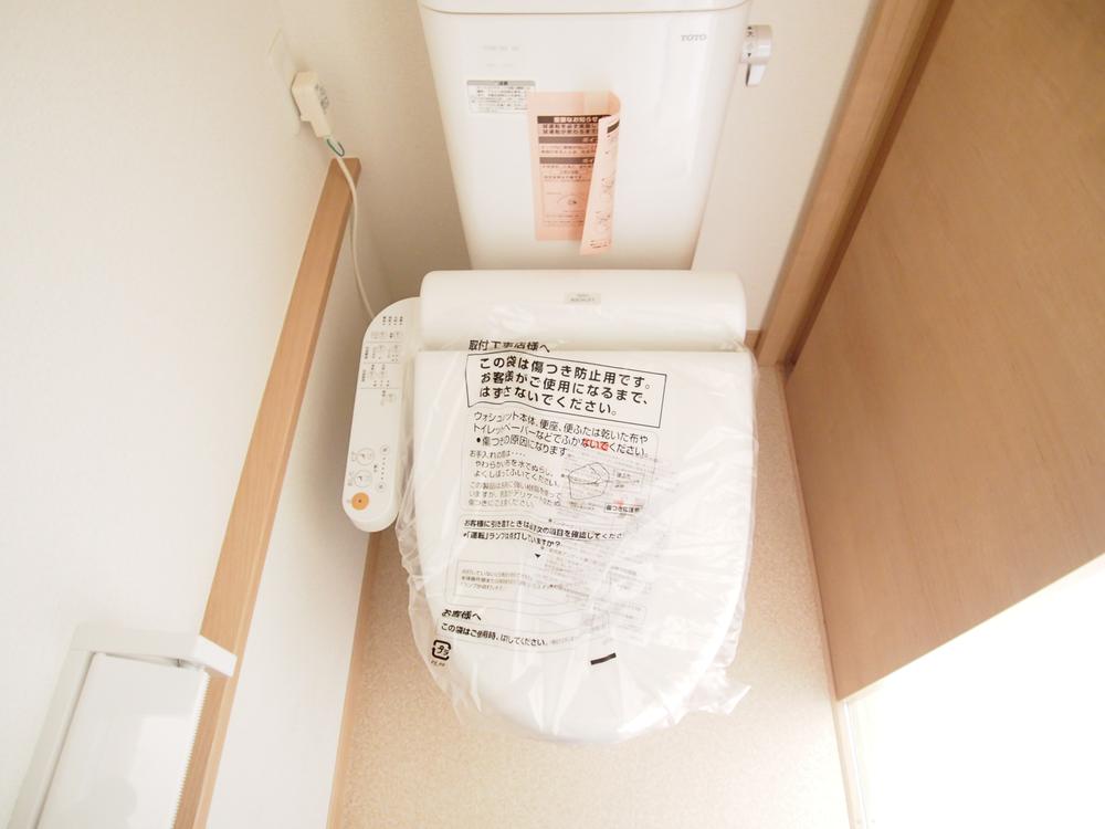 Toilet. Indoor (September 2013) Shooting