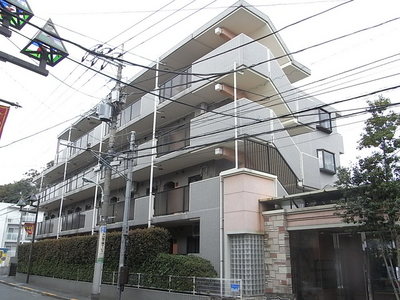 Building appearance. Location of a 4-minute walk to the station