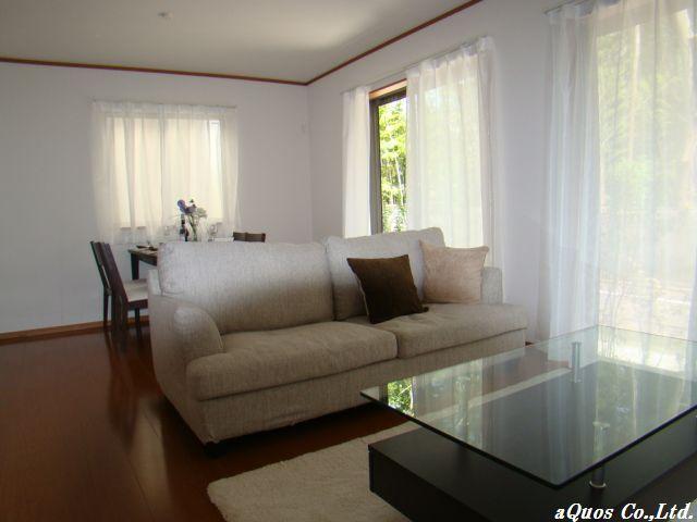 Same specifications photos (living). Same specifications