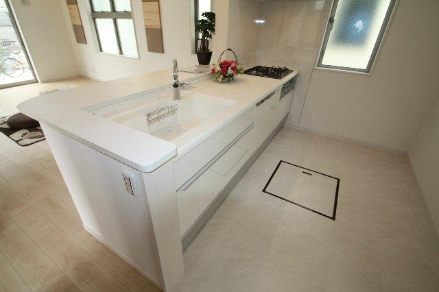 Same specifications photo (kitchen)