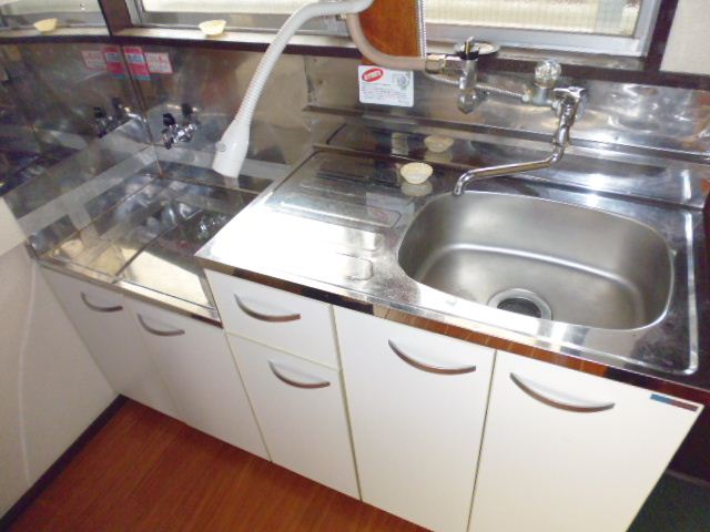 Kitchen. Spread of Gasukitchin