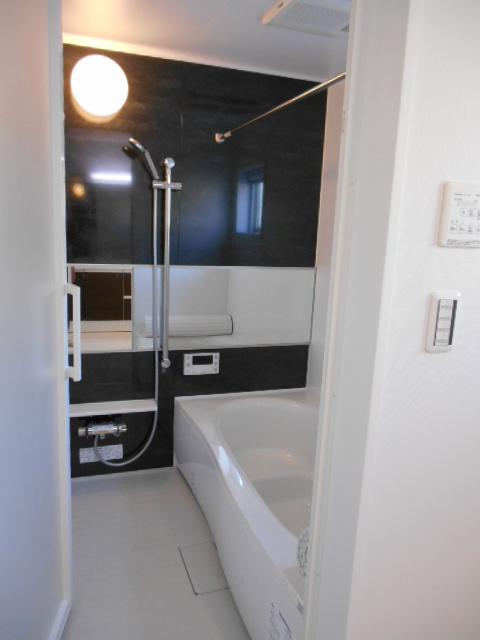 Bathroom. Indoor (12 May 2013) Shooting