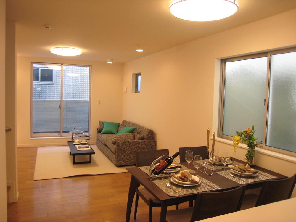 Same specifications photos (living). living Example of construction