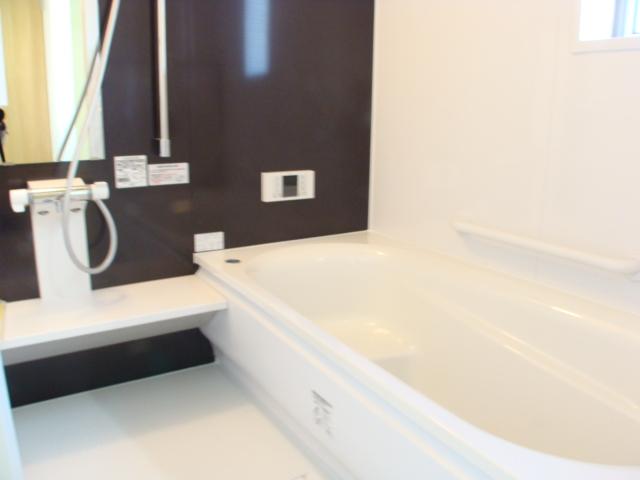 Same specifications photo (bathroom)