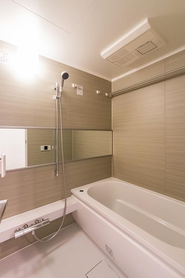 Bathroom. Add 炊 function ・ Ventilation dryer with unit bus