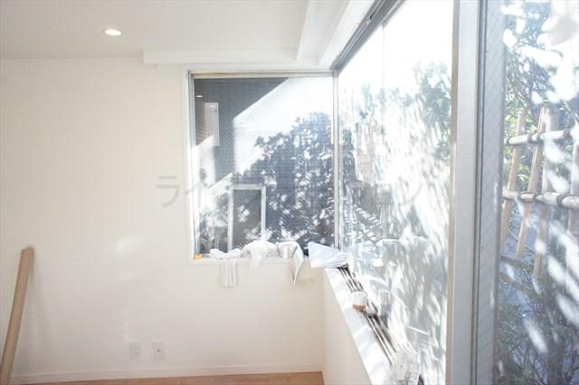 Non-living room. Local (January 6, 2014) Shooting