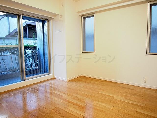 Non-living room. Local (January 6, 2014) Shooting