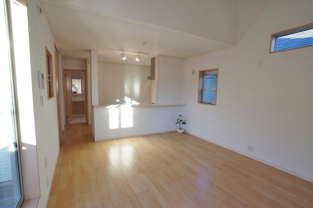 Living. It will be living. It will be a popular face-to-face.