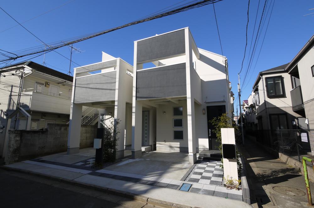 Local appearance photo. Local (11 May 2013) Shooting