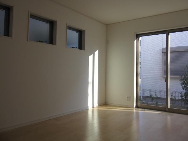 Non-living room. Indoor (12 May 2013) Shooting