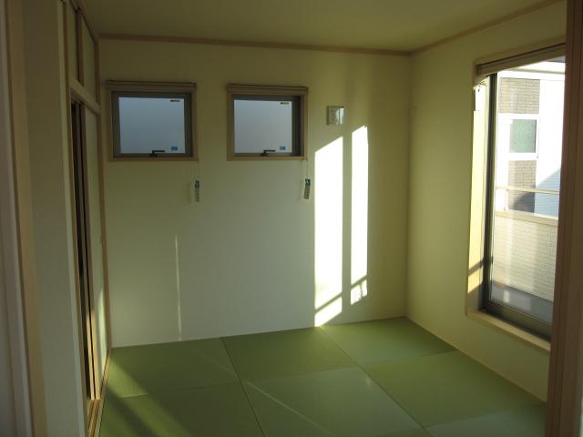 Non-living room. Indoor (12 May 2013) Shooting