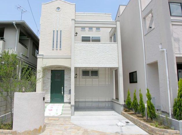 Local appearance photo. -B Building Exterior Photos -