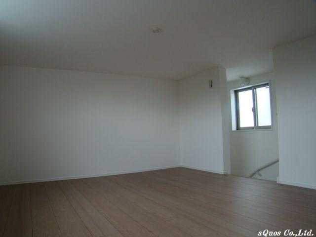 Same specifications photos (Other introspection). Same specifications