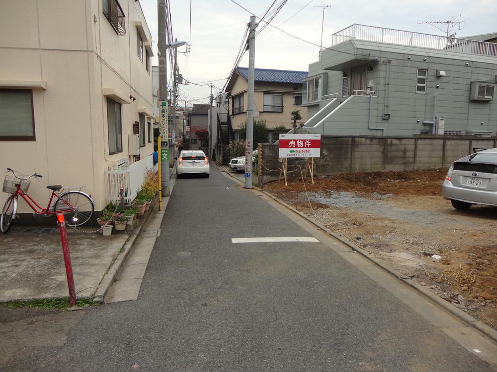 Local photos, including front road. Local (12 May 2015) Shooting