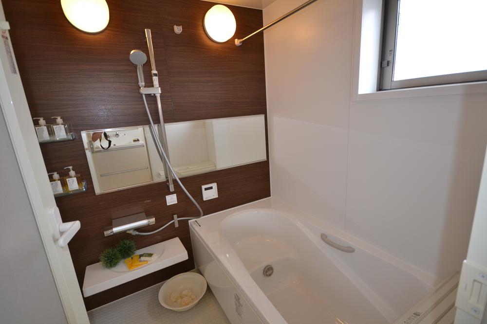 Same specifications photos (Other introspection). Seller example of construction (bathroom)