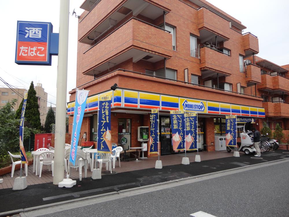 Convenience store. MINISTOP up to 80m