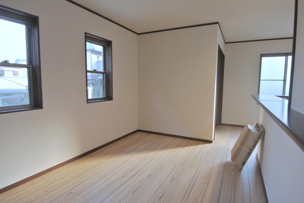 Same specifications photos (living). Seller same specifications