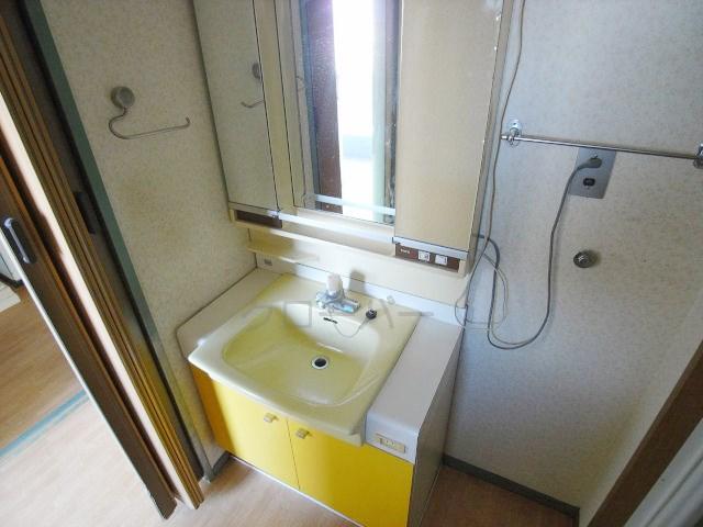 Wash basin, toilet