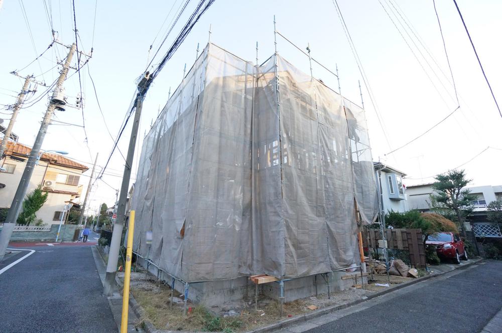 Local photos, including front road. Limitation of the corner lot 1 building. Toward steadily complete There is currently under construction. It is completed can not wait. There is also property that can be visited as a construction cases. Please feel free to contact.