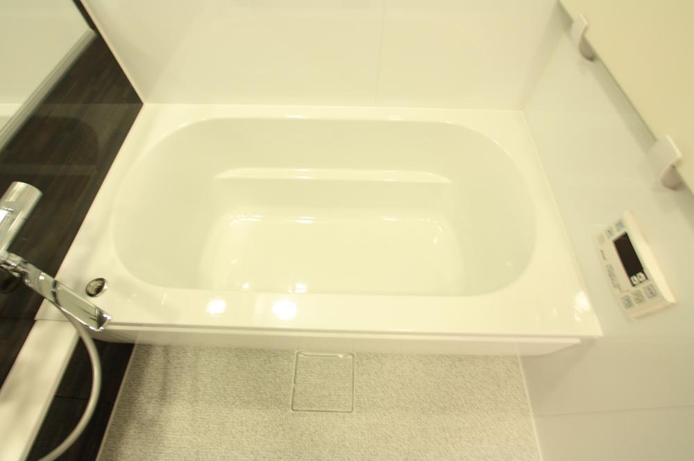 Bathroom. Bathroom new exchange with Reheating function.