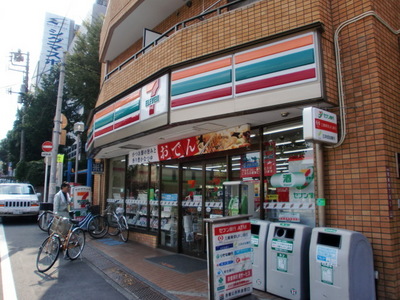 Convenience store. Seven-Eleven Izumi store up (convenience store) 376m