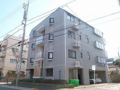 Building appearance. Appearance: Super close ・ There rental shop