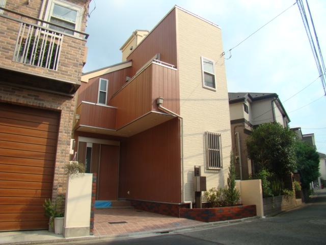 Local appearance photo. Local (09 May 2012) shooting