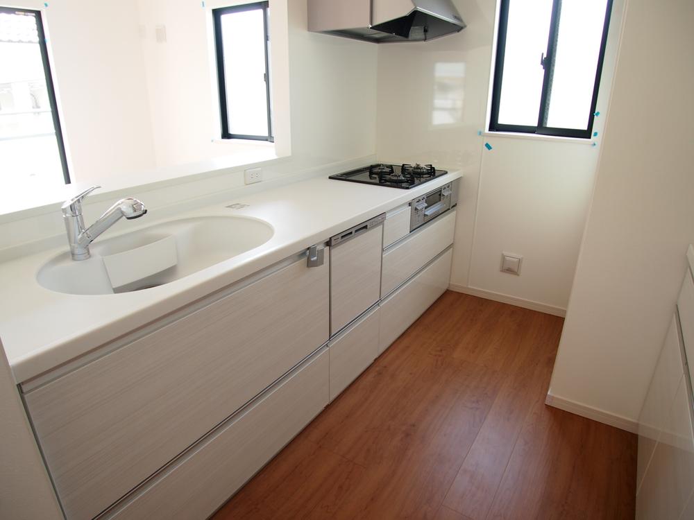 Kitchen. Indoor (10 May 2013) Shooting