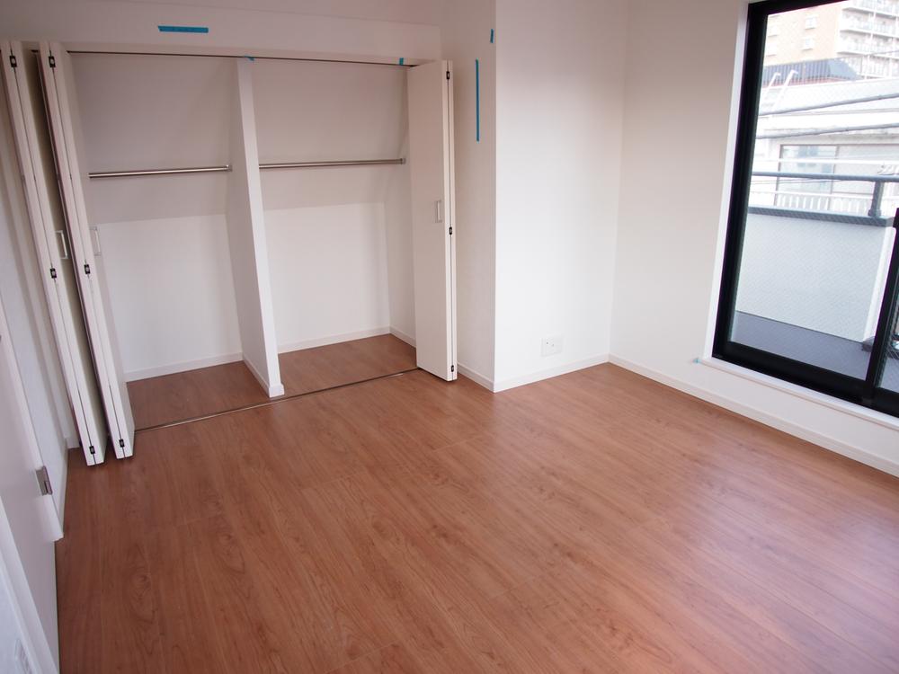 Non-living room. Indoor (10 May 2013) Shooting