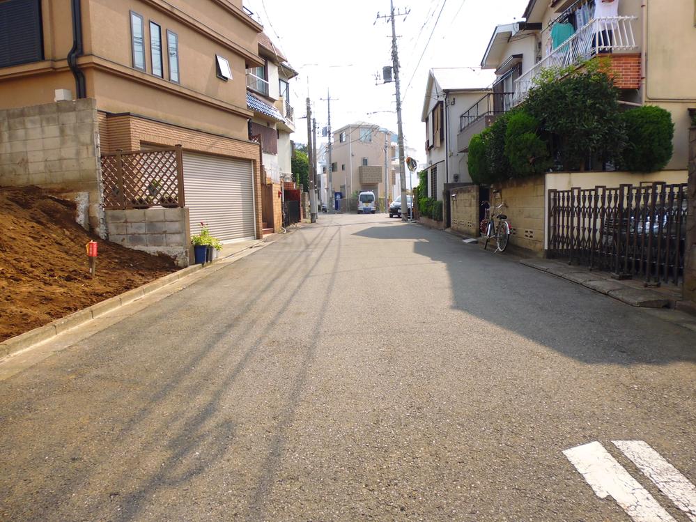 Local photos, including front road. Front road 6m public roads Garage is also a breeze. 