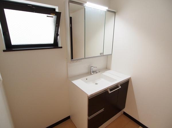 Same specifications photos (Other introspection). Same specifications