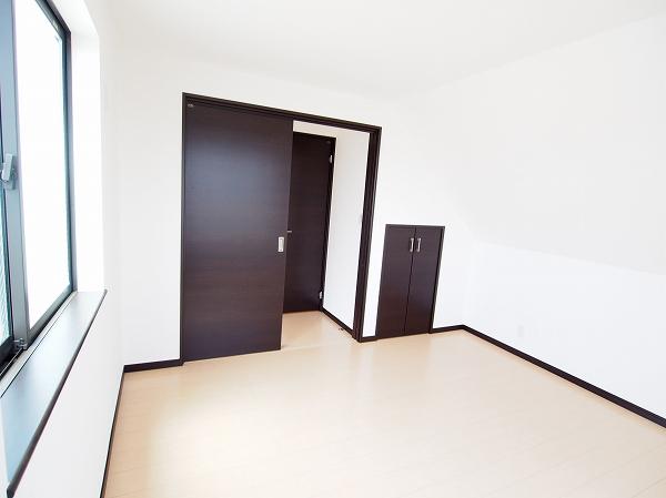 Same specifications photos (Other introspection). Same specifications