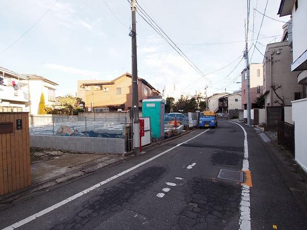 Local photos, including front road. Local (12 May 2013) Shooting