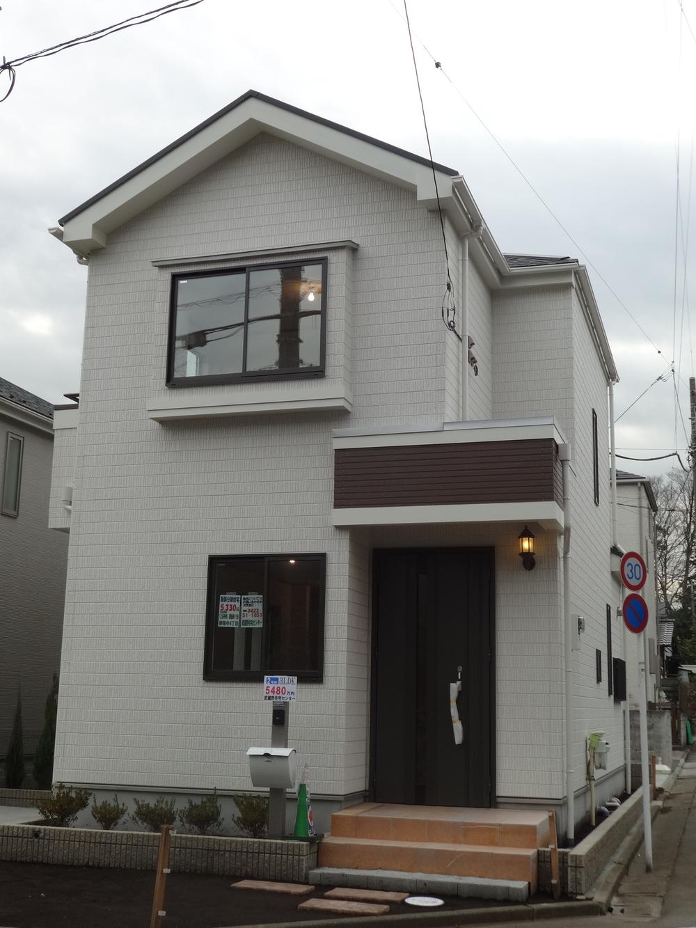 Local appearance photo. Local (12 May 2013) Shooting