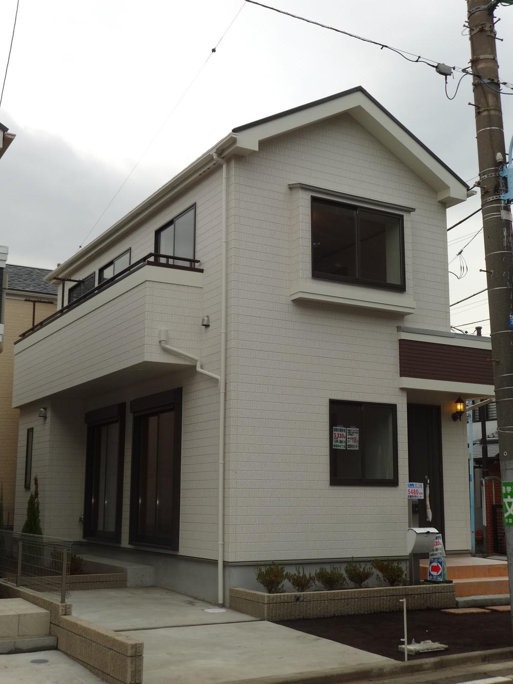 Local appearance photo. Local (12 May 2013) Shooting