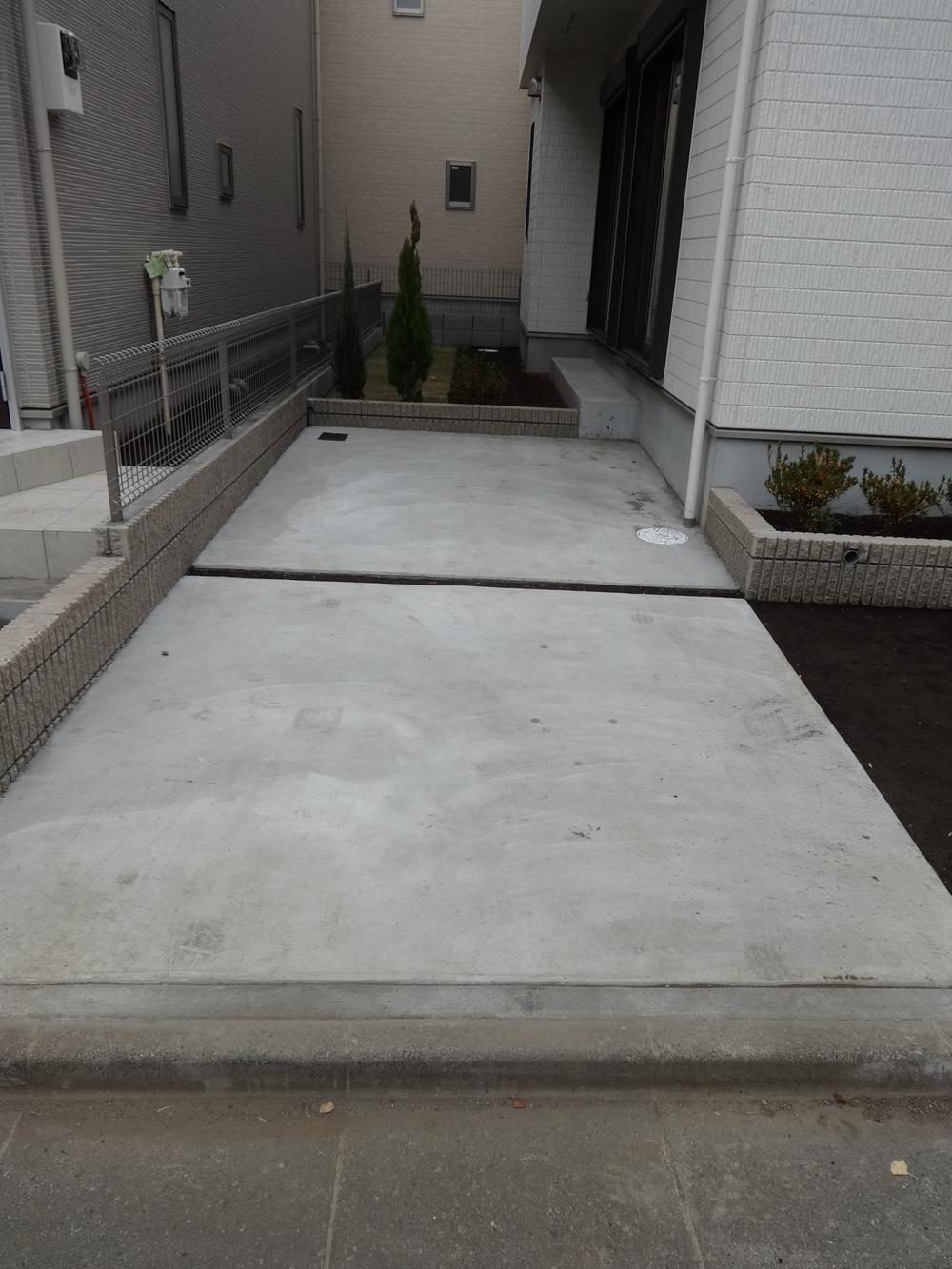 Parking lot. Local (12 May 2013) Shooting