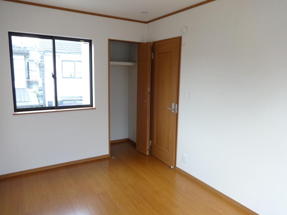 Non-living room. Indoor (12 May 2013) Shooting